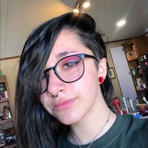 Meet your Posher, Hannah